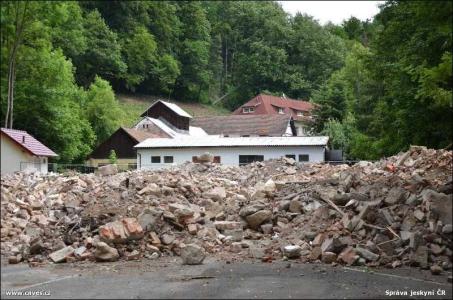 Demolice staré provozní budovy Punkevních jeskyní
