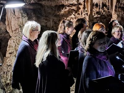 Benefiční koncert v Punkevních jeskyních, 9. 12. 2023